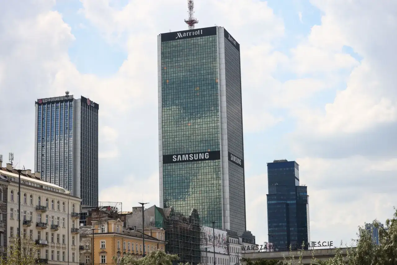 Zdjęcie Kiedy powstał hotel Marriott w Warszawie? Zaskakująca historia otwarcia