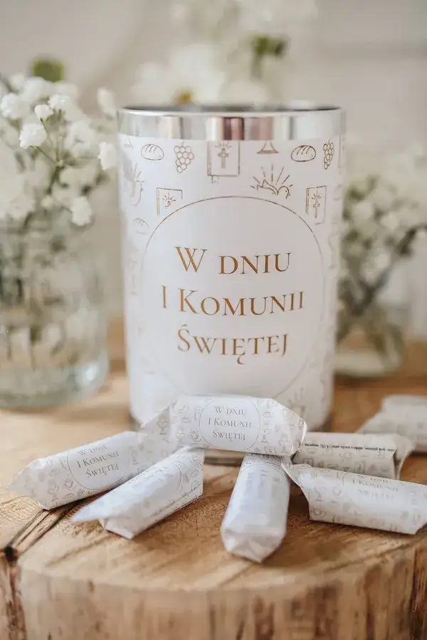 Zdjęcie Czy rodzice kupują prezent na komunię? Odkryj tradycje i pomysły