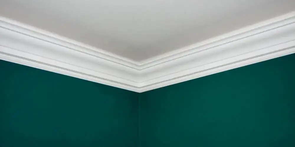 Zdjęcie Jak dociąć listwy styropianowe do sufitu bez błędów i frustracji