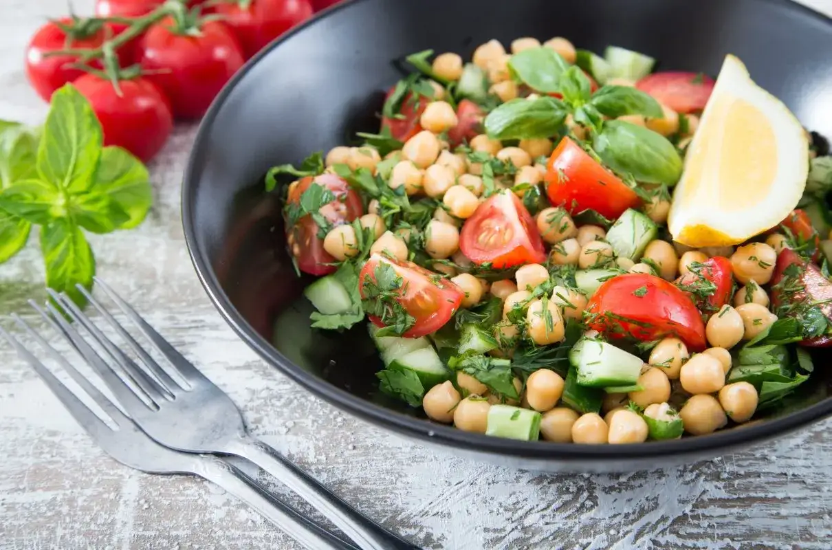 Zdjęcie Jakie surówki dla cukrzyka pomogą w kontrolowaniu cukru we krwi?
