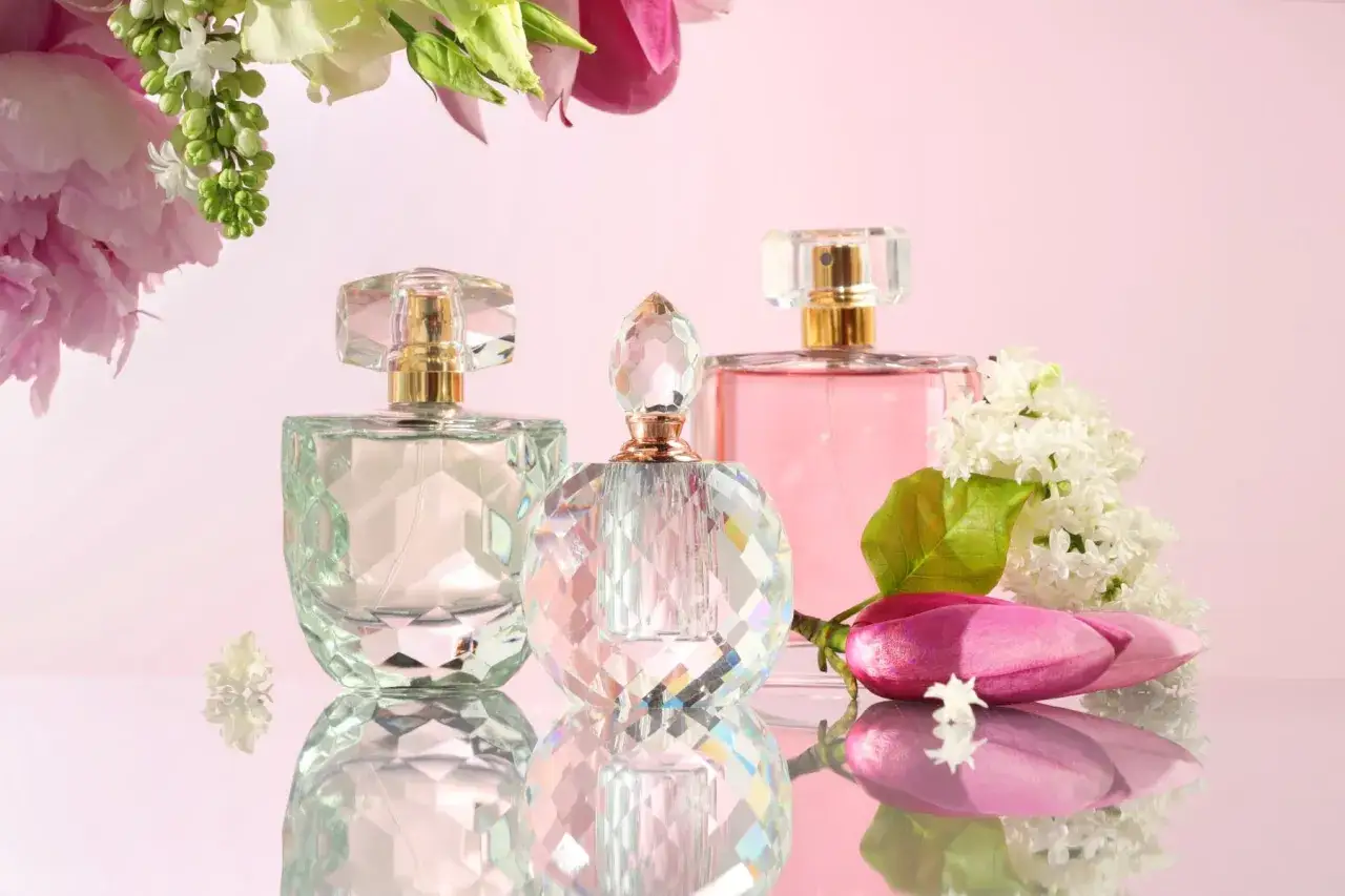 Zdjęcie Perfumy vs Woda Toaletowa: Kluczowe R&oacute;żnice i Wyb&oacute;r