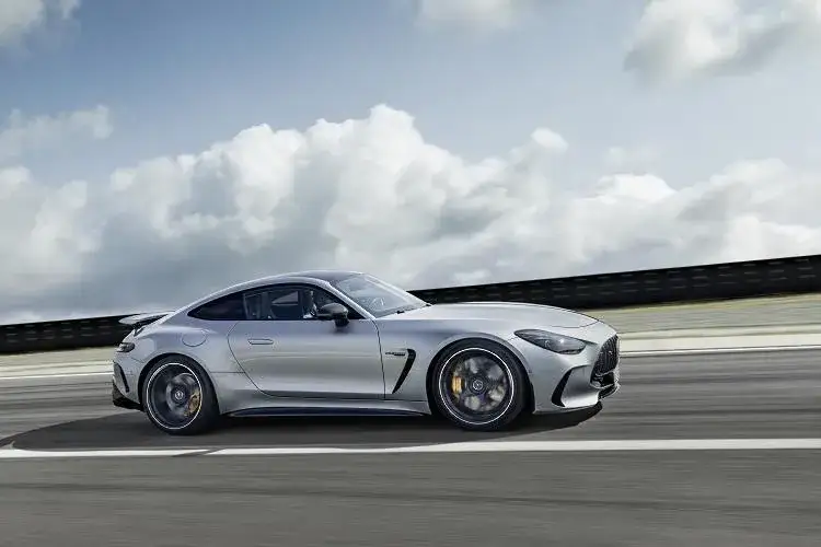 Zdjęcie AMG GT Mercedes-Benz: wszystko, co musisz wiedzieć przed zakupem