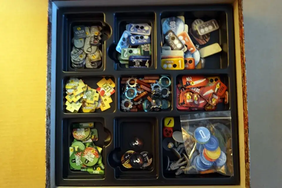 Zdjęcie  Gra planszowa This War of Mine - Kup w sklepie z gramami planszowymi