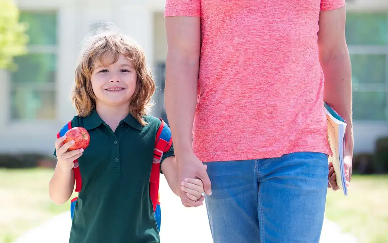 Zdjęcie Kto możeodebrać dziecko z przedszkola? Zasady bezpiecznego odbioru malucha