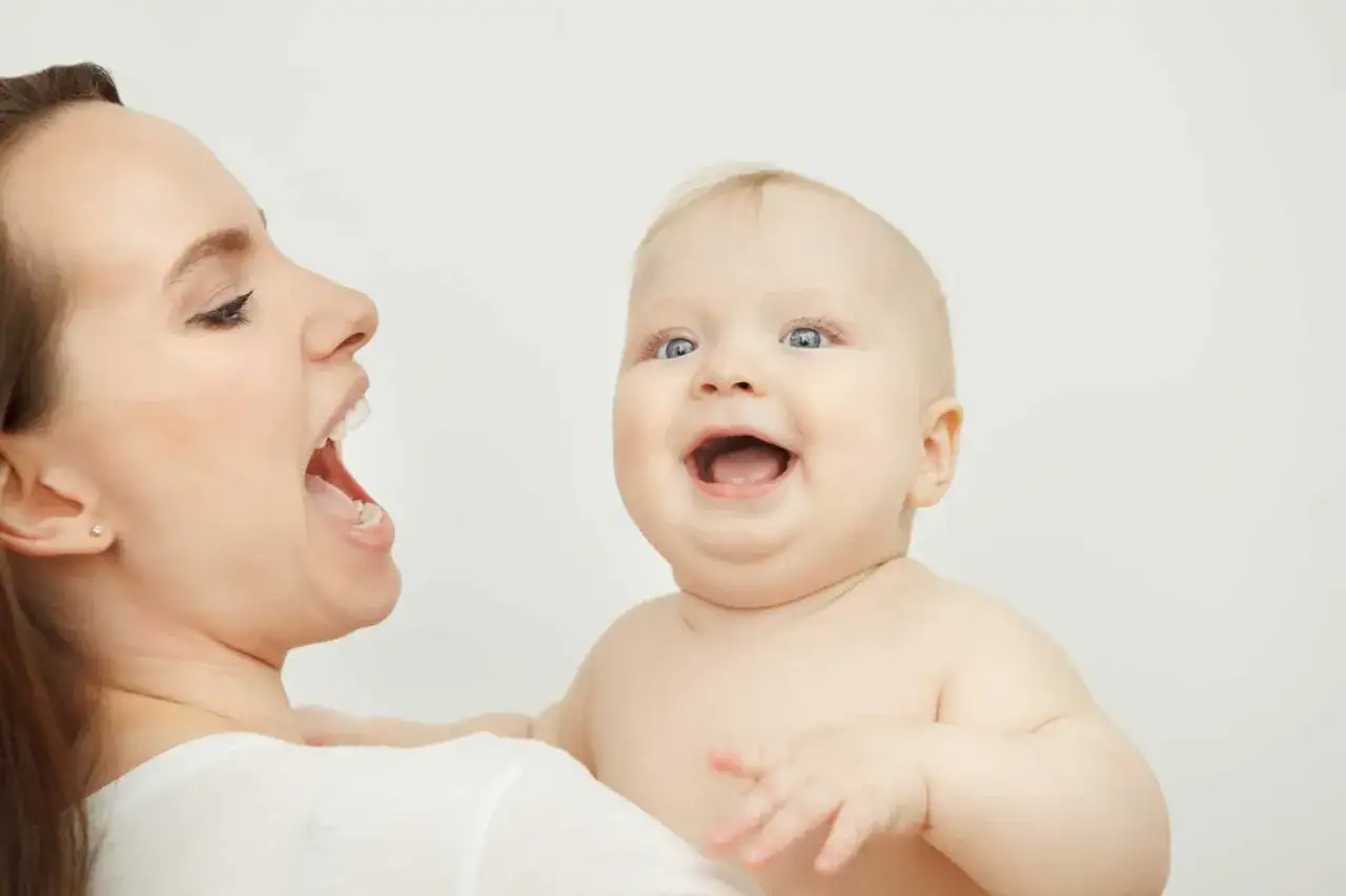 Zdjęcie Kiedy dziecko mówi mama tata? Odkryj kluczowe etapy rozwoju mowy