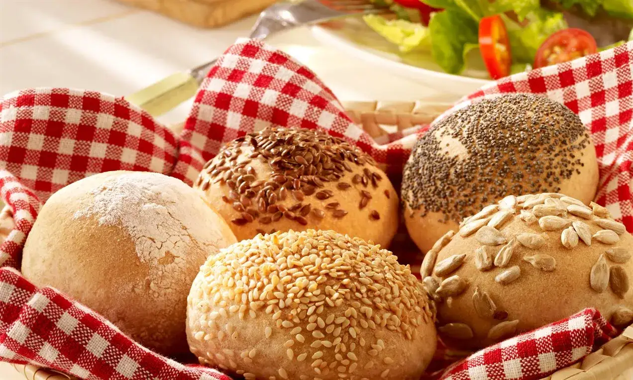 Zdjęcie Pyszne bułeczki na grilla: Proste przepisy, które zachwycą każdego gościa