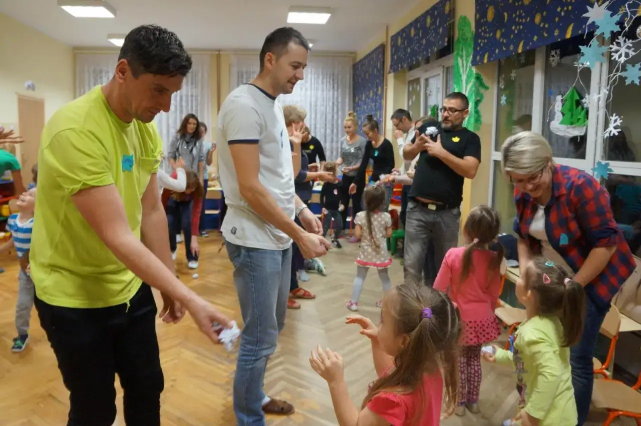 Zdjęcie Spotkanie integracyjne dla dzieci i rodziców - jak wzmocnić relacje i zabawę