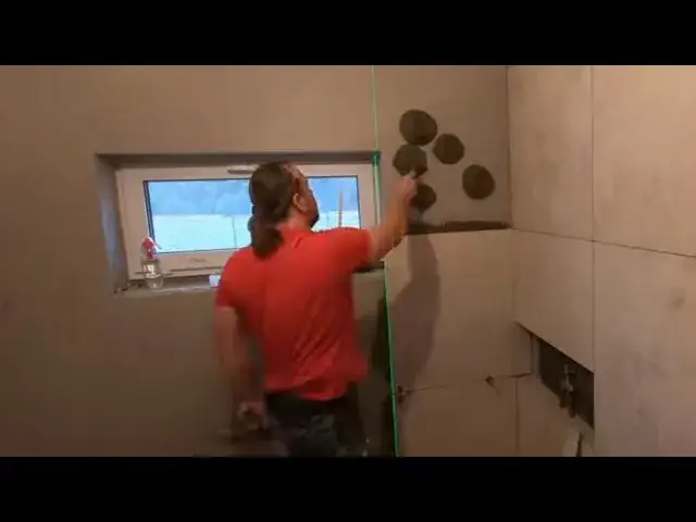 Zdjęcie Jak prawidłowo kłaść kafelki na ścianę – uniknij błędów i zrób to sam!