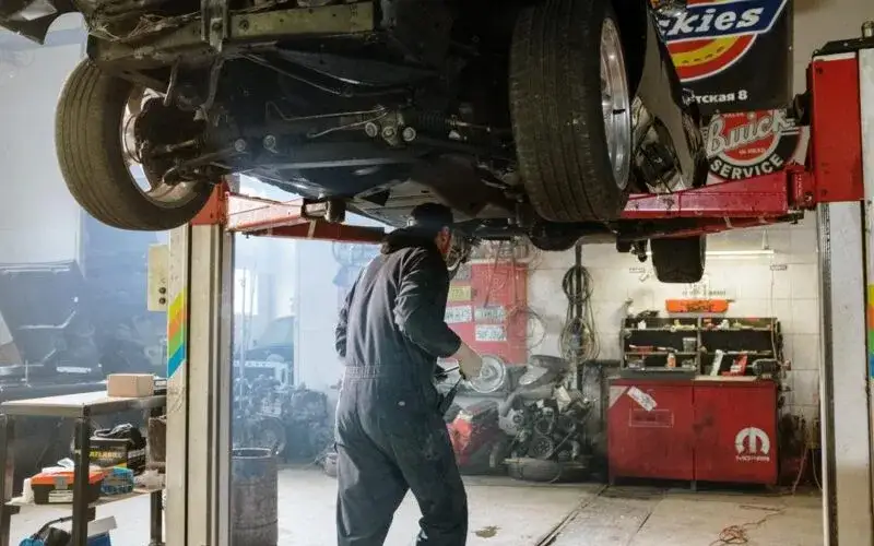 Zdjęcie Ile kosztuje malowanie zderzaka? Sprawdź, co wpływa na cenę