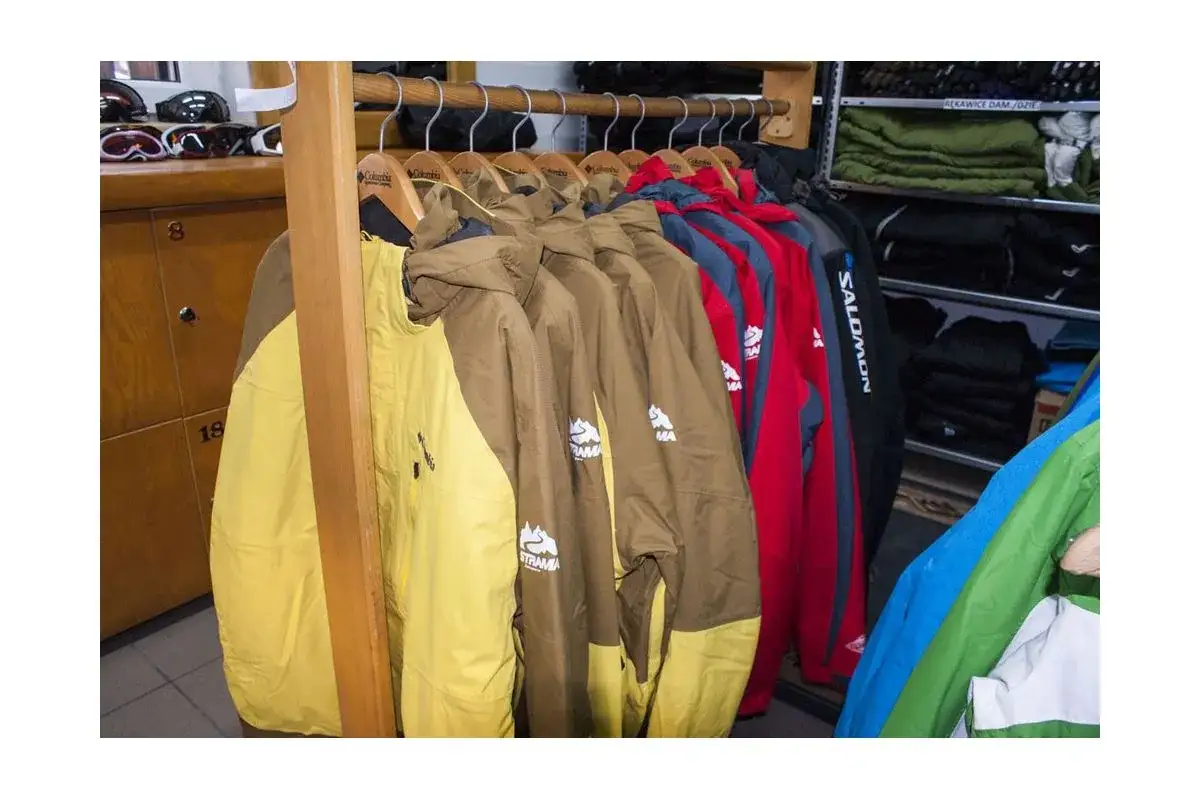 Zdjęcie Wypożyczalnia odzieży narciarskiej w Zakopanem - najlepsze opcje na stok