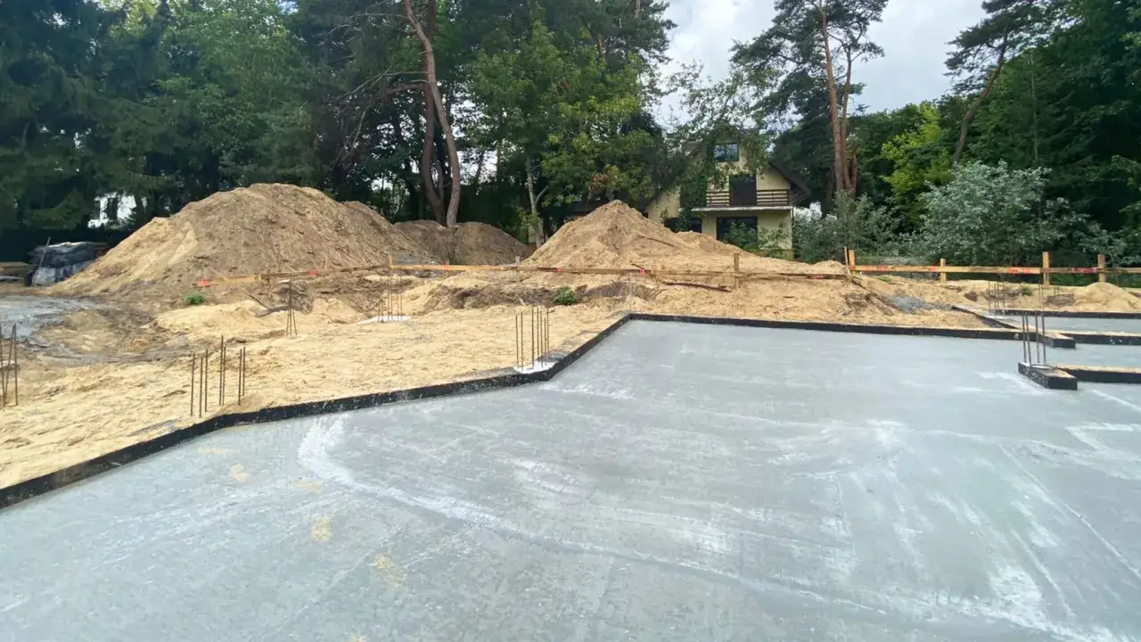 Zdjęcie Jak zrobić fundament pod dom - uniknij najczęstszych błędów i kosztów