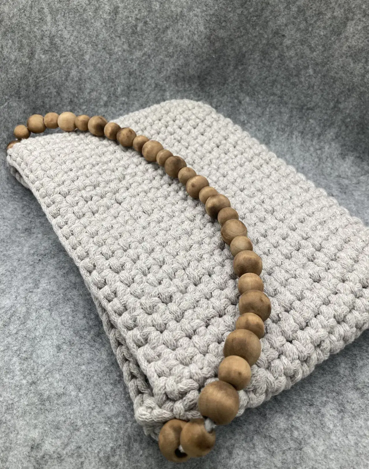 Zdjęcie Jak stworzyć unikalną torebkę z koralików DIY – materiały i inspiracje