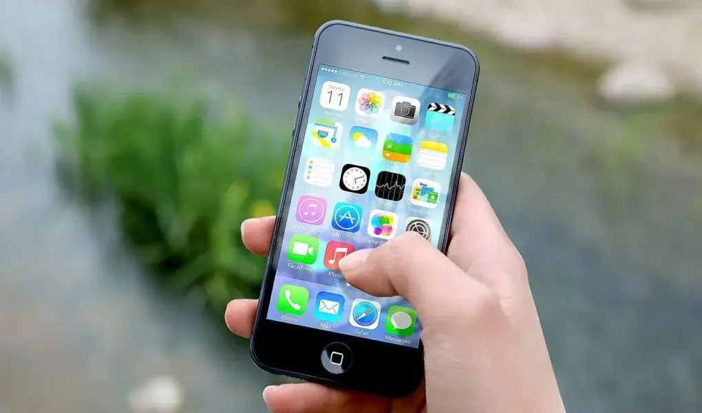 Zdjęcie Czy warto kupić używanego iPhone? Poznaj pułapki i korzyści