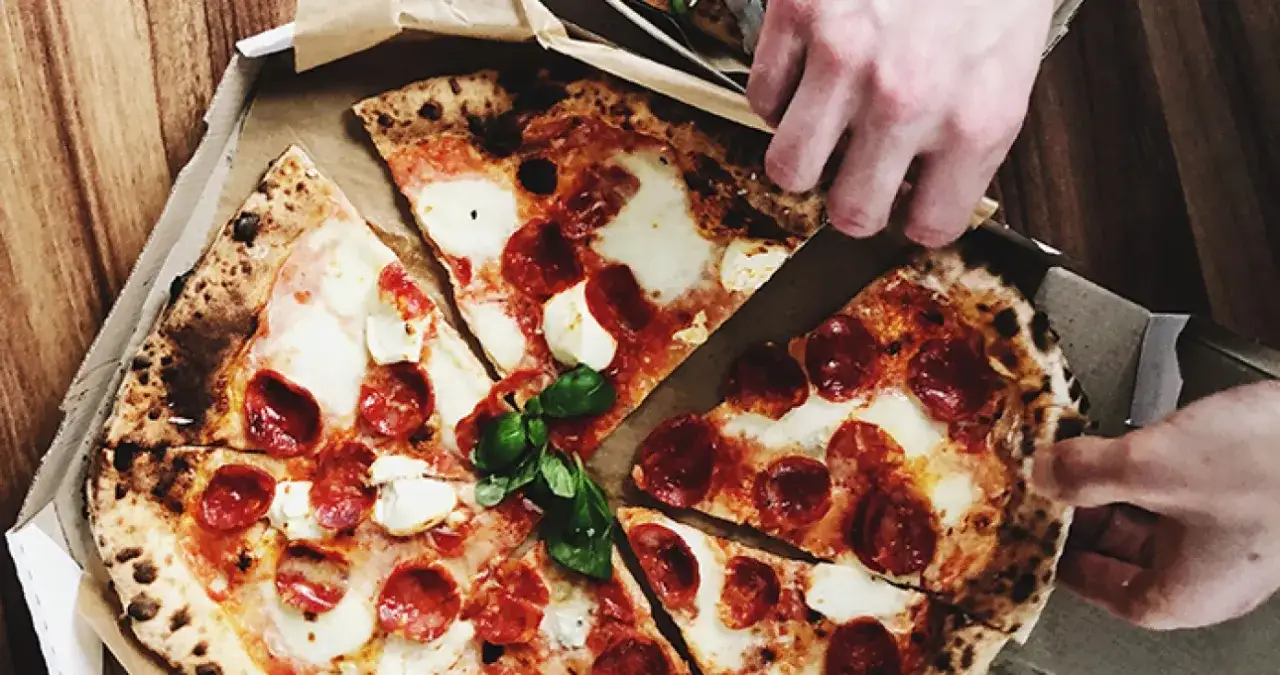 Zdjęcie Pizza czy sushi? Porównanie smaków i najlepsze miejsca w Poznaniu