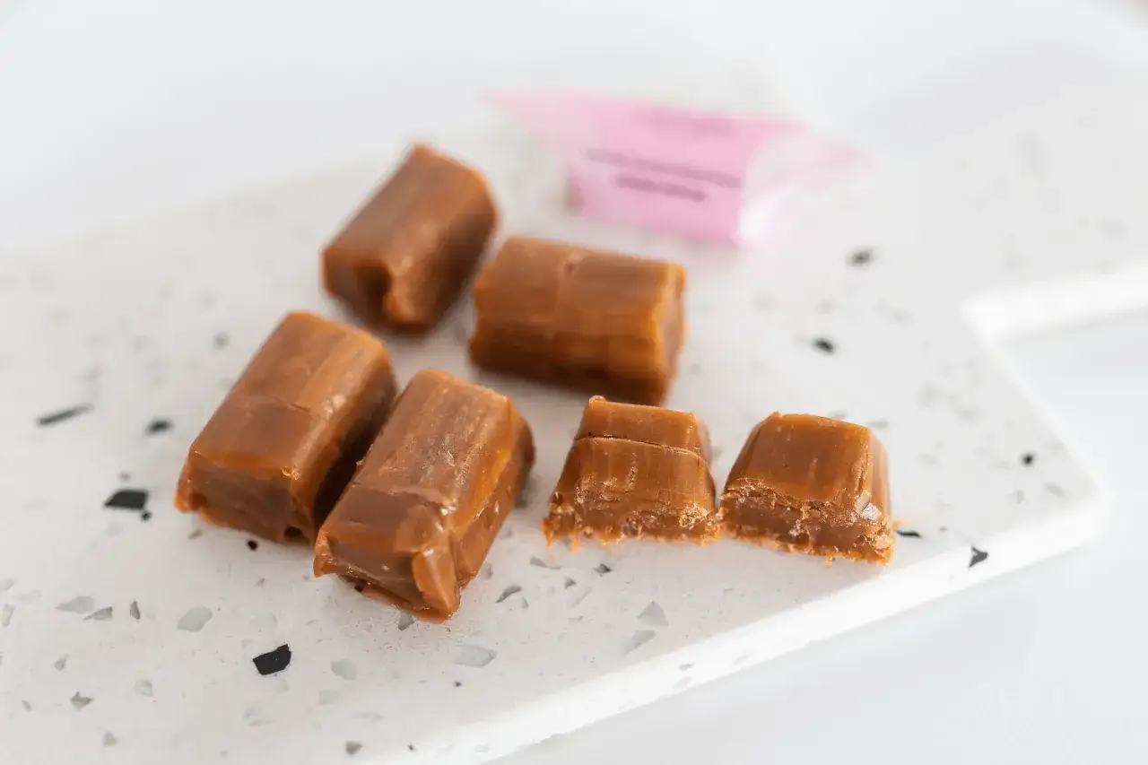 Zdjęcie Ile kalorii ma jedna krówka - prawda o popularnym cukierku w liczbach