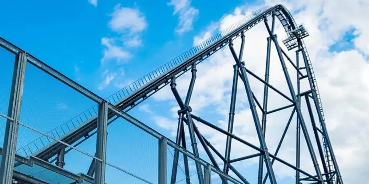 Zdjęcie Hyperion jaka prędkość - odkryj najszybszy rollercoaster w Europie