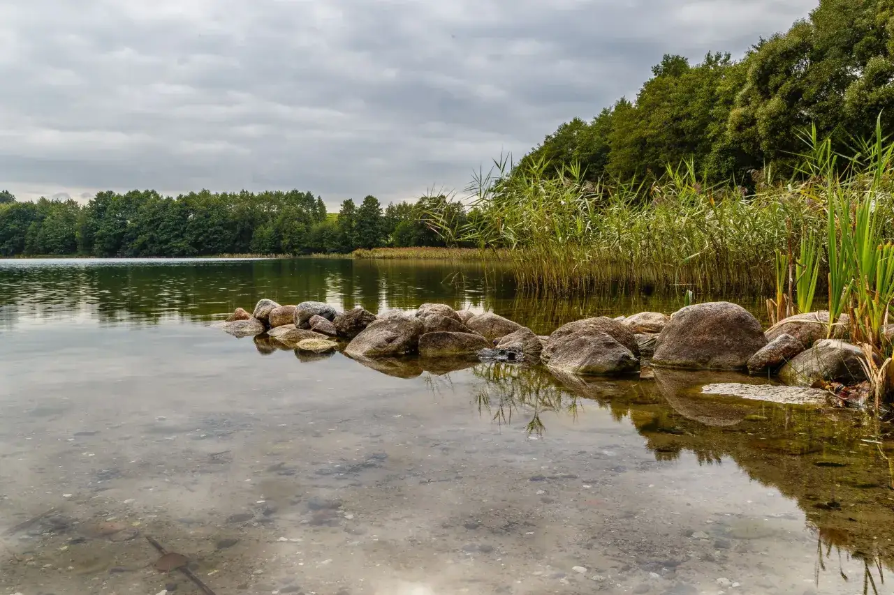Zdjęcie Jezioro Hańcza - tajemnice najgłębszego jeziora w Polsce i jego atrakcje