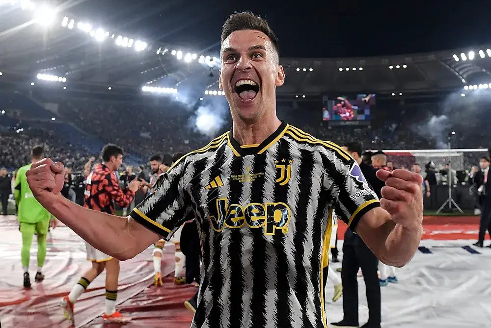 Zdjęcie Arkadiusz Milik zarobki: jak jego pensja wypada na tle innych piłkarzy