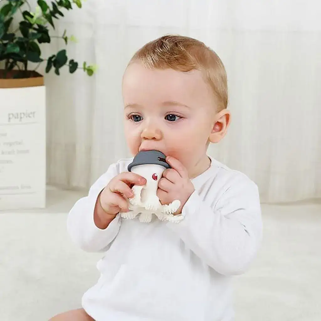 Zdjęcie Jaki gryzak dla niemowlaka wybrać, aby zapewnić mu komfort?