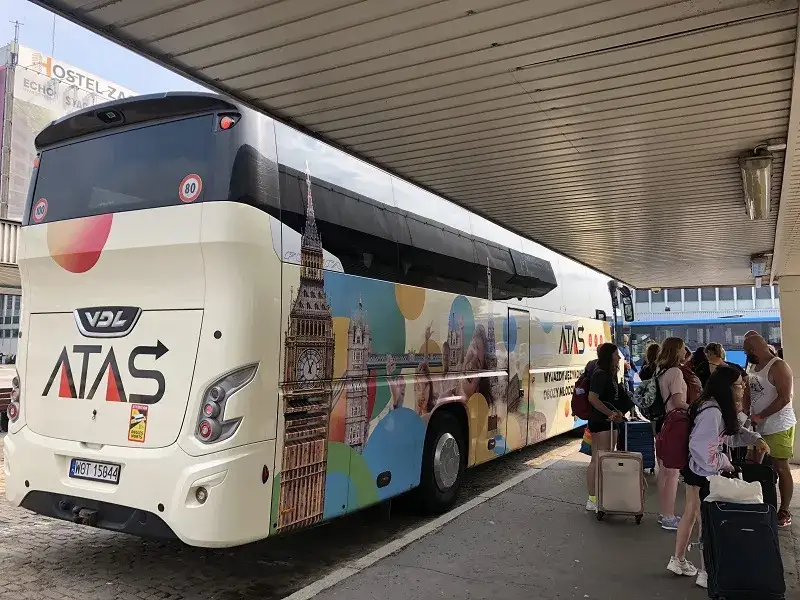 Zdjęcie Co robić w autokarze na wycieczce, aby uniknąć nudy i cieszyć się podróżą