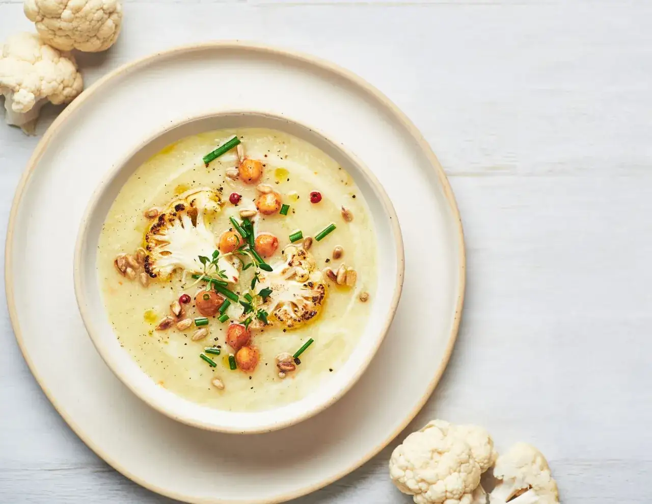 Zdjęcie Najlepsze przyprawy do zupy kalafiorowej: sprytne triki i sekretne dodatki