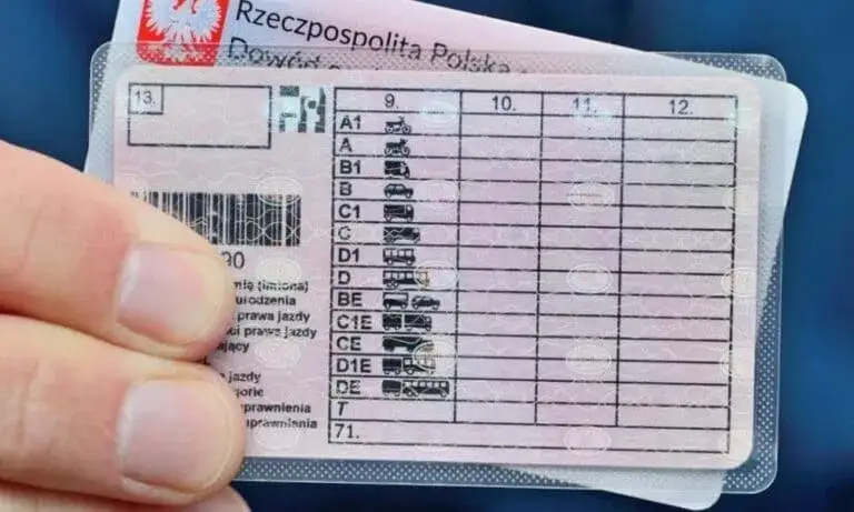 Zdjęcie Ile kosztuje odzyskanie prawa jazdy? Sprawdź wszystkie ukryte opłaty i procedury