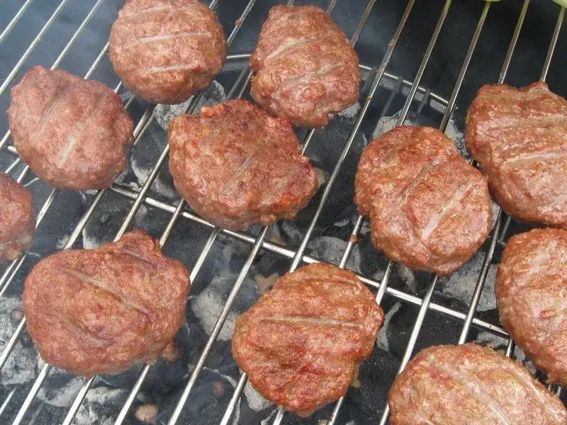 Zdjęcie Najlepsze przepisy na mięso mielone na grilla według Ani Gotuje