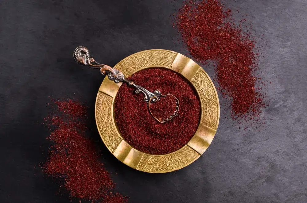 Zdjęcie Sumak jako przyprawa - poznaj najlepsze zastosowania w kuchni polskiej