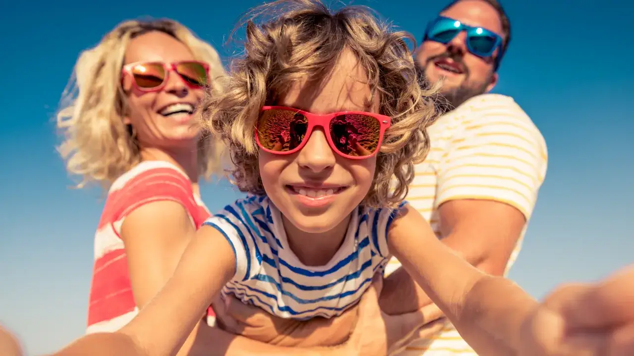 Zdjęcie Które biuro podróży ma zniżki dla dzieci? Sprawdź najlepsze oferty!