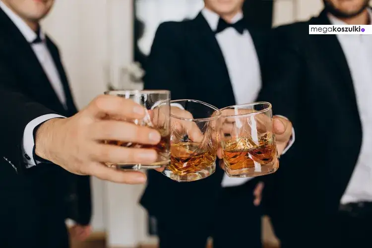 Zdjęcie Ile ml ma szklanka do whisky? Odkryj standardowe pojemności i typy