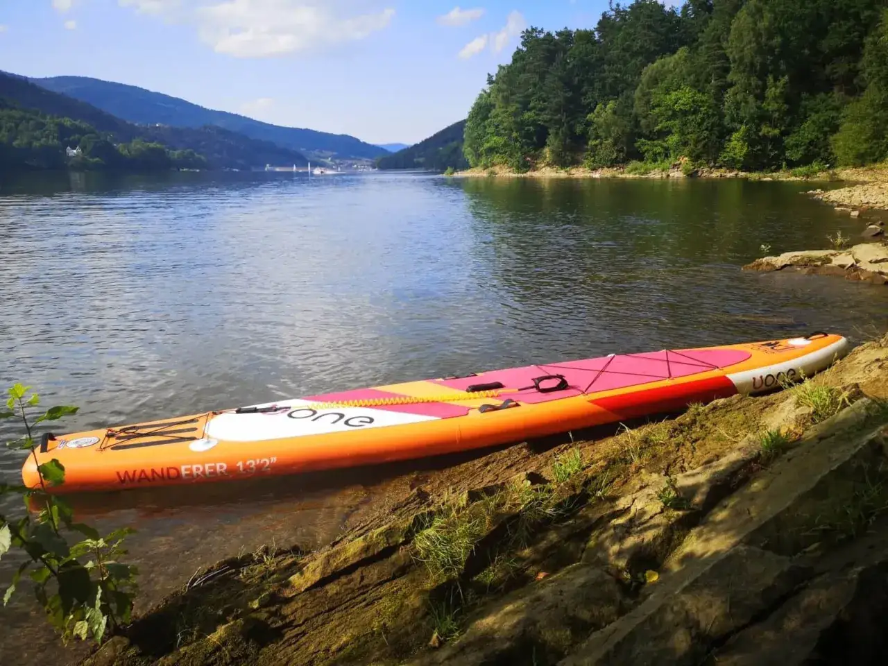 Zdjęcie SUP czy kajak: Która opcja jest lepsza dla Twojej aktywności?