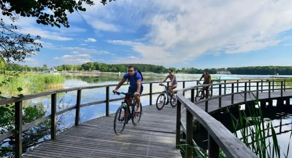 Zdjęcie Bezpieczne trasy rowerowe dla dzieci w Mazurach – odkryj najlepsze szlaki