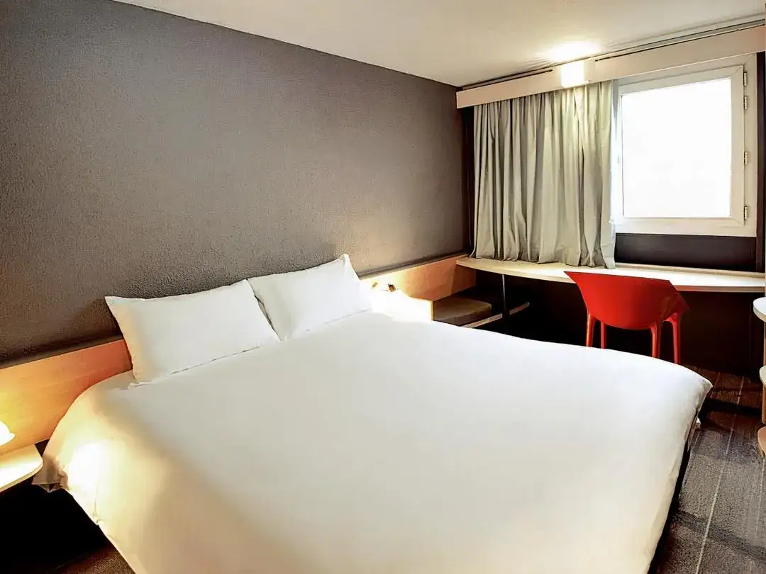 Zdjęcie Hotel Ibis Sevilla: Tu gu&iacute;a definitiva para una reserva sin sorpresas
