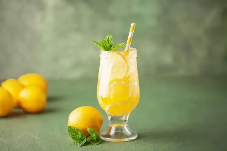 Zdjęcie Najlepsze drinki z limoncello, które zachwycą Twoje podniebienie