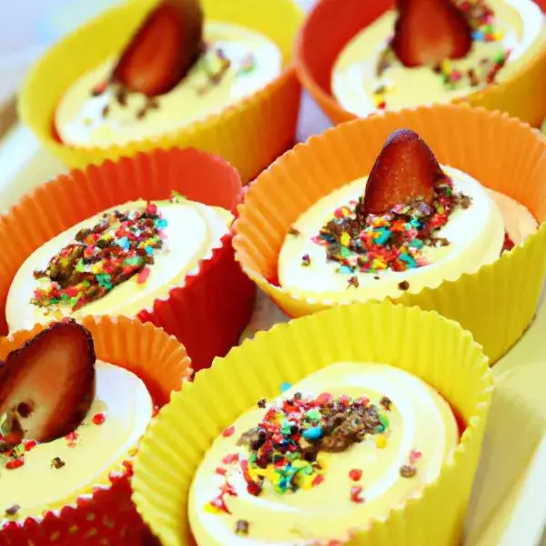 Zdjęcie Jak ozdobić babeczki bez kremu: kreatywne pomysły na dekoracje