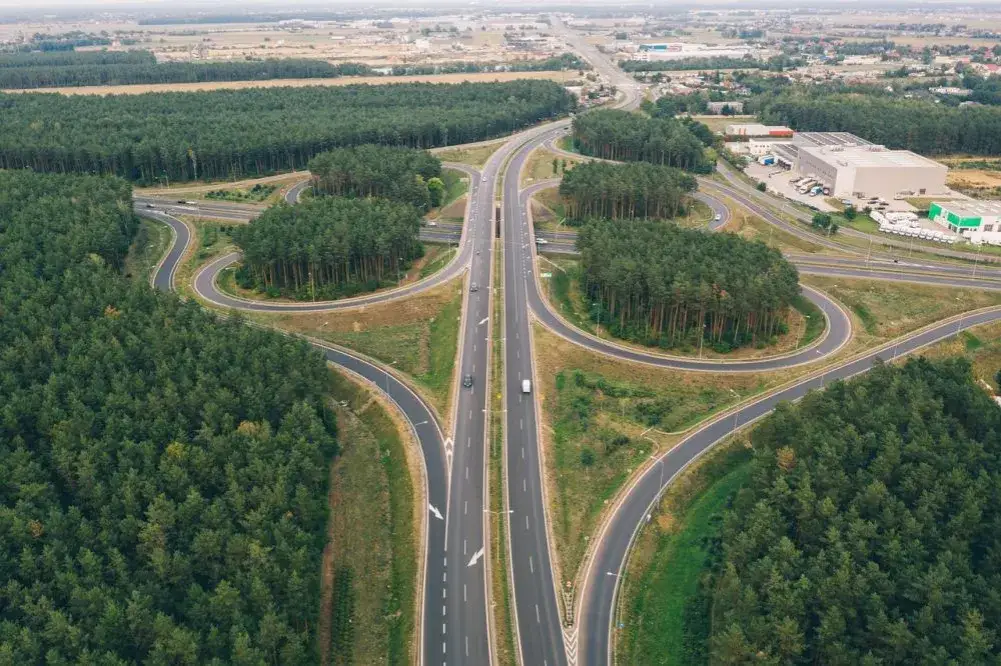 Zdjęcie Czym płacić za autostrady w Polsce? Odkryj najtańsze metody płatności
