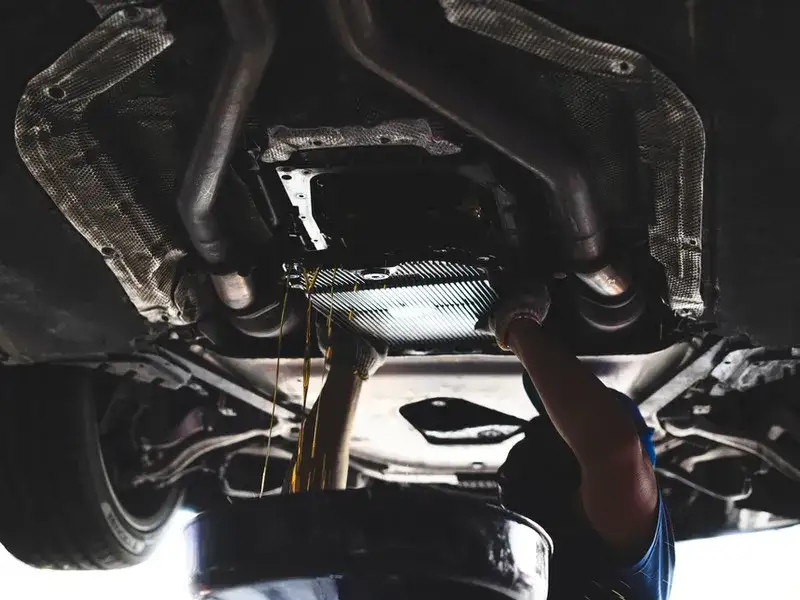 Zdjęcie Czy wymiana oleju w skrzyni biegów pomaga w uniknięciu kosztownych napraw?