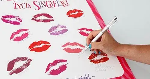 Zdjęcie Życzenia na panieński: Jak pożegnać życie singielki z humorem?