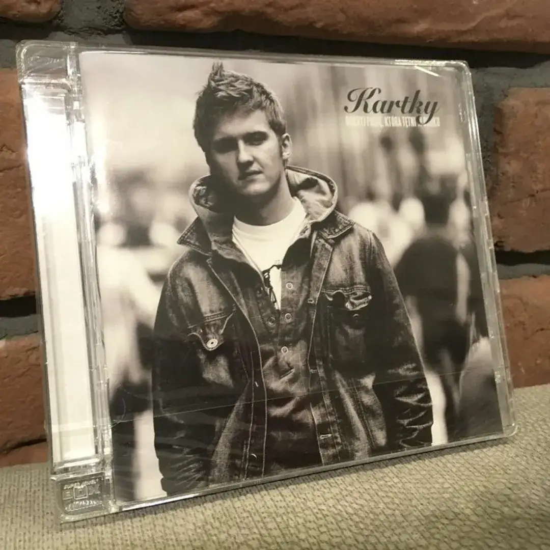 Zdjęcie Odkryj pasję która tętni w bruku – analiza mixtape'u Kartky'ego