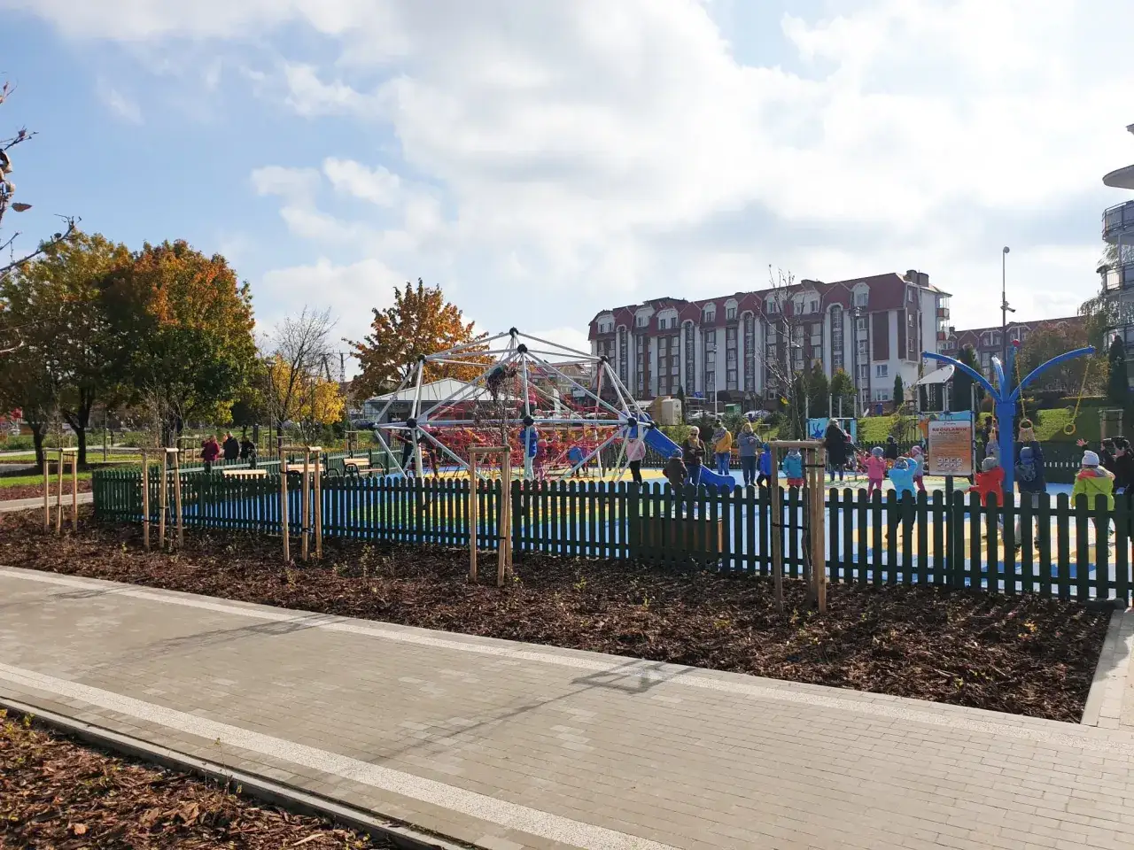 Zdjęcie Czy plac zabaw wymaga pozwolenia na budowę? Oto co musisz wiedzieć