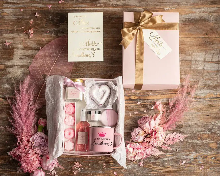 Zdjęcie Prezent z zapytaniem o świadkowanie: 5 kreatywnych pomysłów