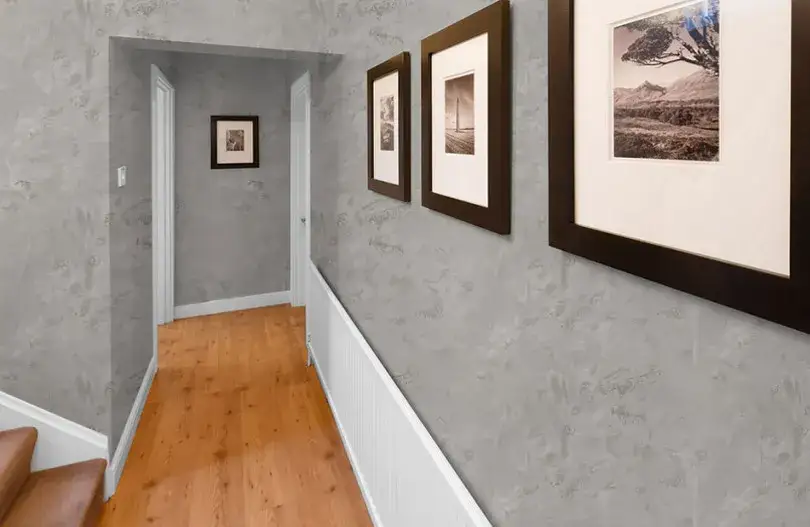 Zdjęcie Jak prawidłowo położyć tynk dekoracyjny w przedpokoju – uniknij błędów i ciesz się efektem