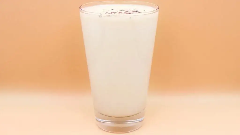 Zdjęcie Koktajl z masłem orzechowym – łatwy przepis na zdrowy napój pełen smaku