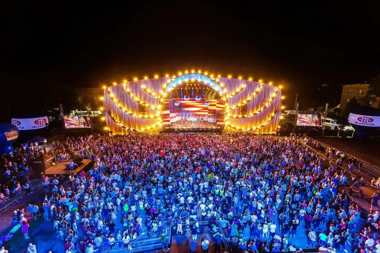 Zdjęcie 10 najpopularniejszych polskich wykonawców muzyki tanecznej