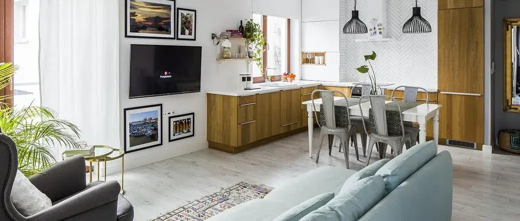 Zdjęcie Jak urządzić małą kuchnię otwartą na salon i zyskać więcej przestrzeni