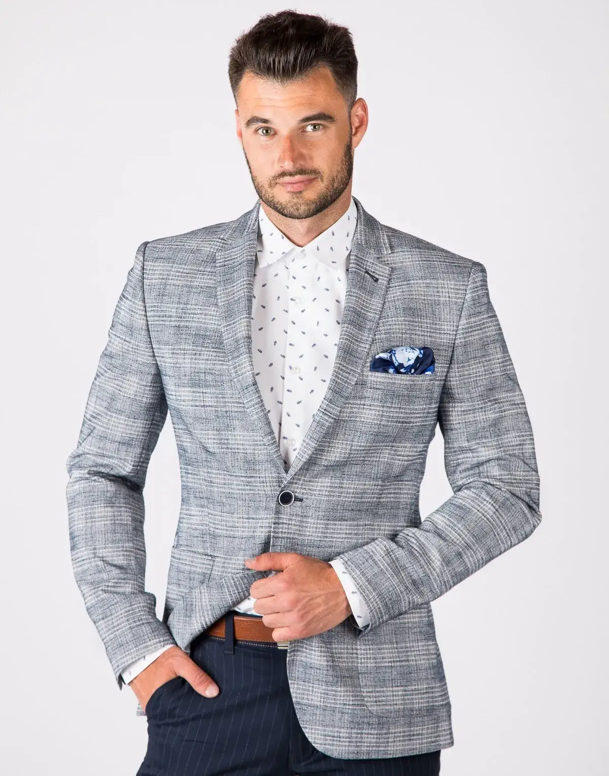 Zdjęcie Stylizacje męskie z marynarką: Modne zestawy, które zachwycą każdego