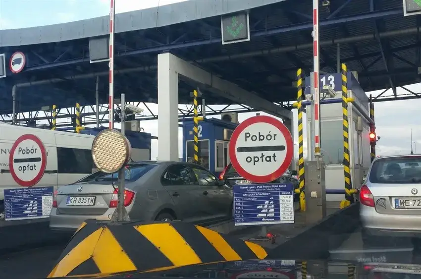 Zdjęcie Jak płacić na bramkach autostradowych i uniknąć problemów – poradnik