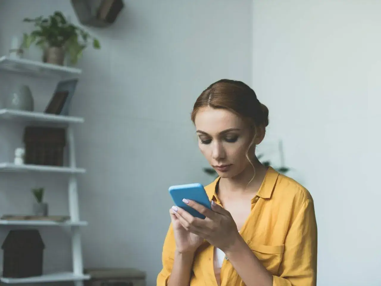 Zdjęcie Najlepsze telefony dla kobiet – eleganckie, funkcjonalne i w atrakcyjnych kolorach
