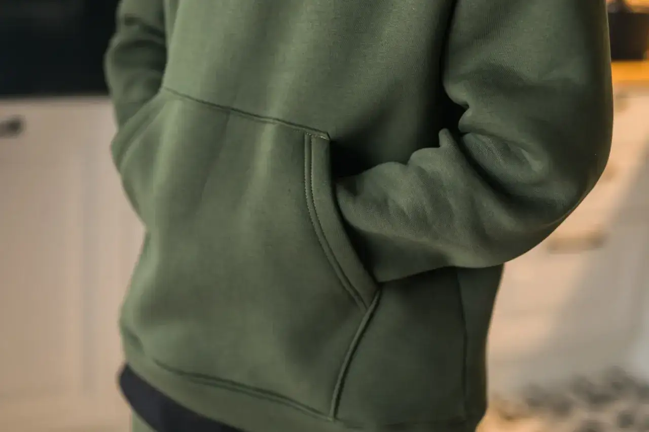 Zdjęcie Jaką gramaturę bluzy wybrać, aby nie żałować wyboru?