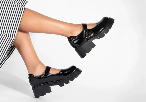 Zdjęcie Buty bez obcasa jak się nazywają – poznaj różne style i nazwy